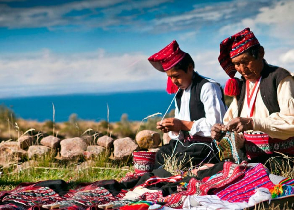 Tour Islas Flotantes de los Uros y Taquile (Lancha Rapida)